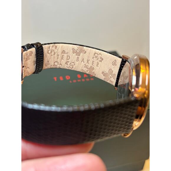 Ted Baker Phylipa Ladies Black Lizard Leather Strap Watch/Rose Gold Bow-Tie - Picture 11 of 16